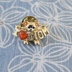 I Love Mom Teddy Bear Pin
